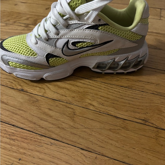 Nike White and Lime Sneakers - Picture 3 of 7